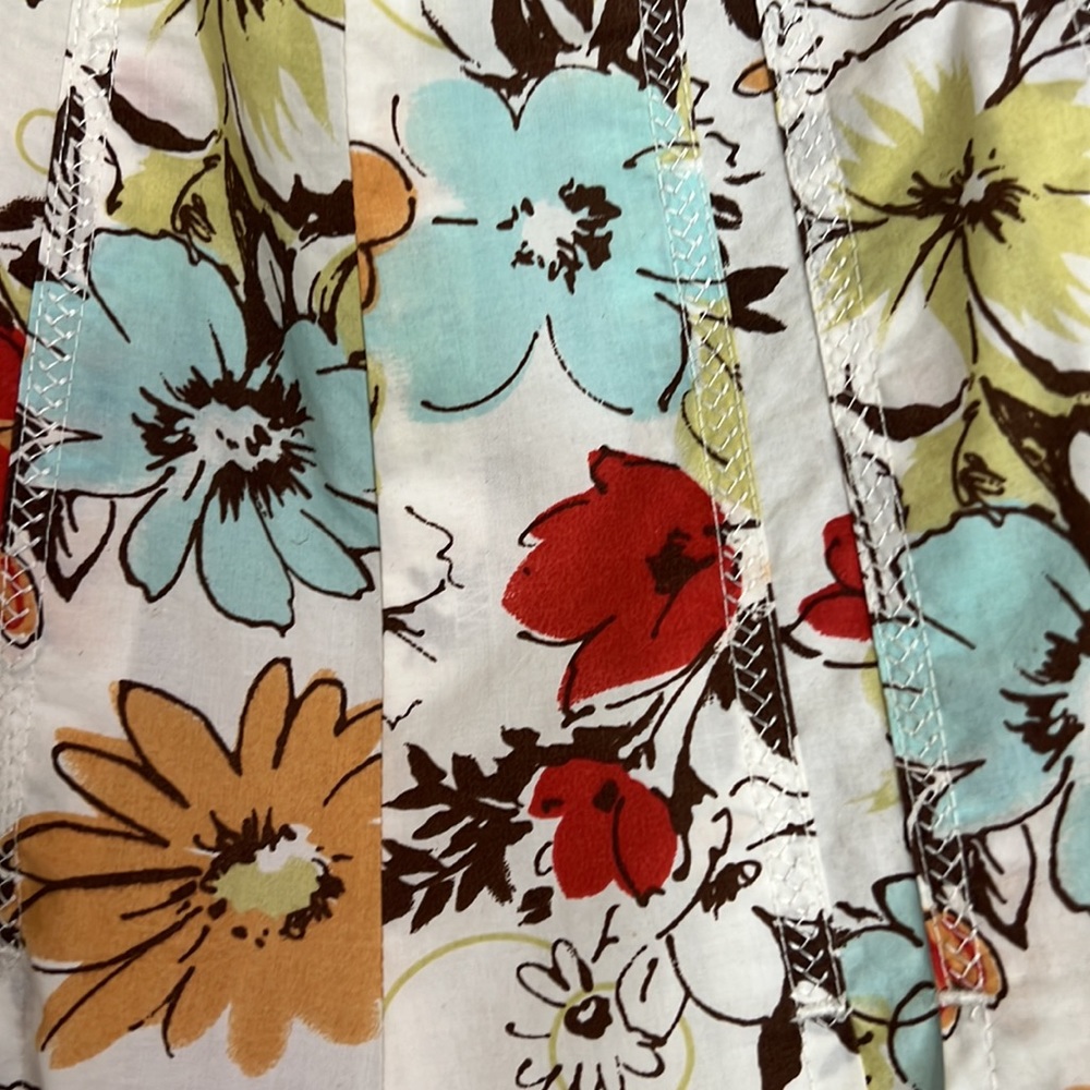 Cabi floral skirt size 6 - Picture 2 of 4